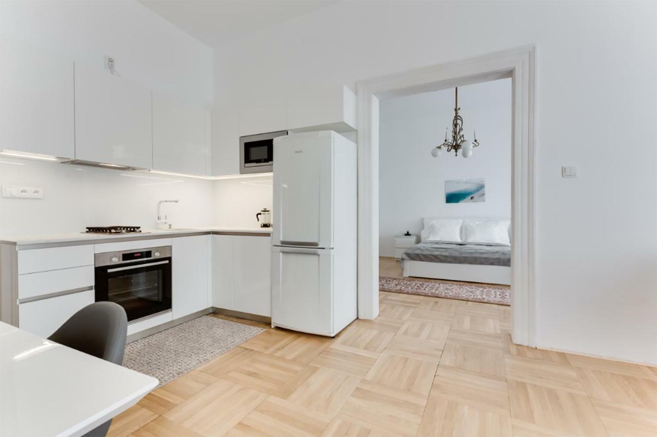 The Dancing House Residence, Two Bedroom Apartment With Balcony Near River! Prague Exterior photo
