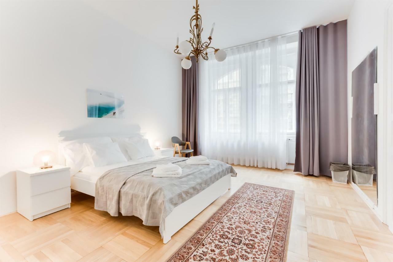 The Dancing House Residence, Two Bedroom Apartment With Balcony Near River! Prague Exterior photo