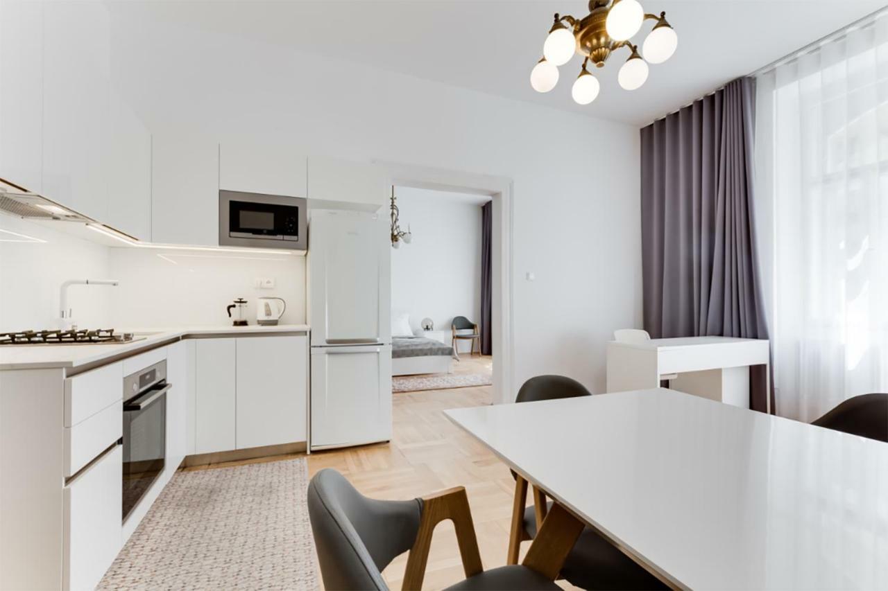 The Dancing House Residence, Two Bedroom Apartment With Balcony Near River! Prague Exterior photo